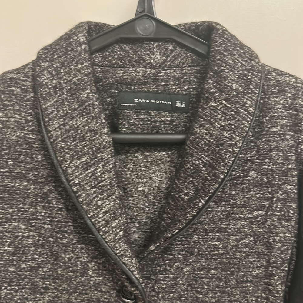 Zara Woolen & faux leather short, warm jacket with beautiful buttons! Size M! - Picture 3 of 9